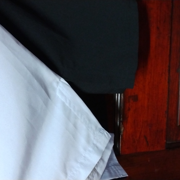 VIDA Geometric Top - Picture 6 of 7